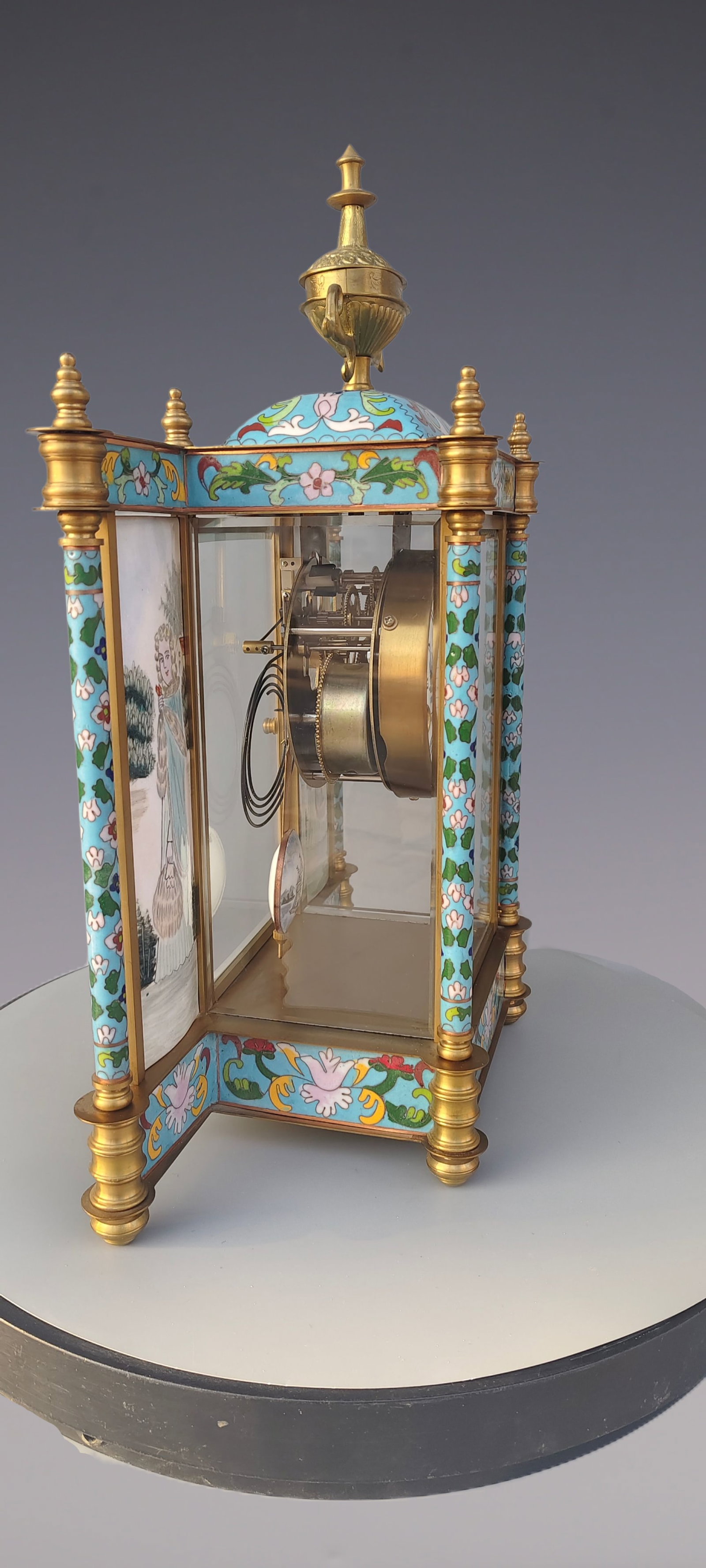An Exquisite Gilt Bronze Lotus Pattern Landscape Pattern Clock - 3