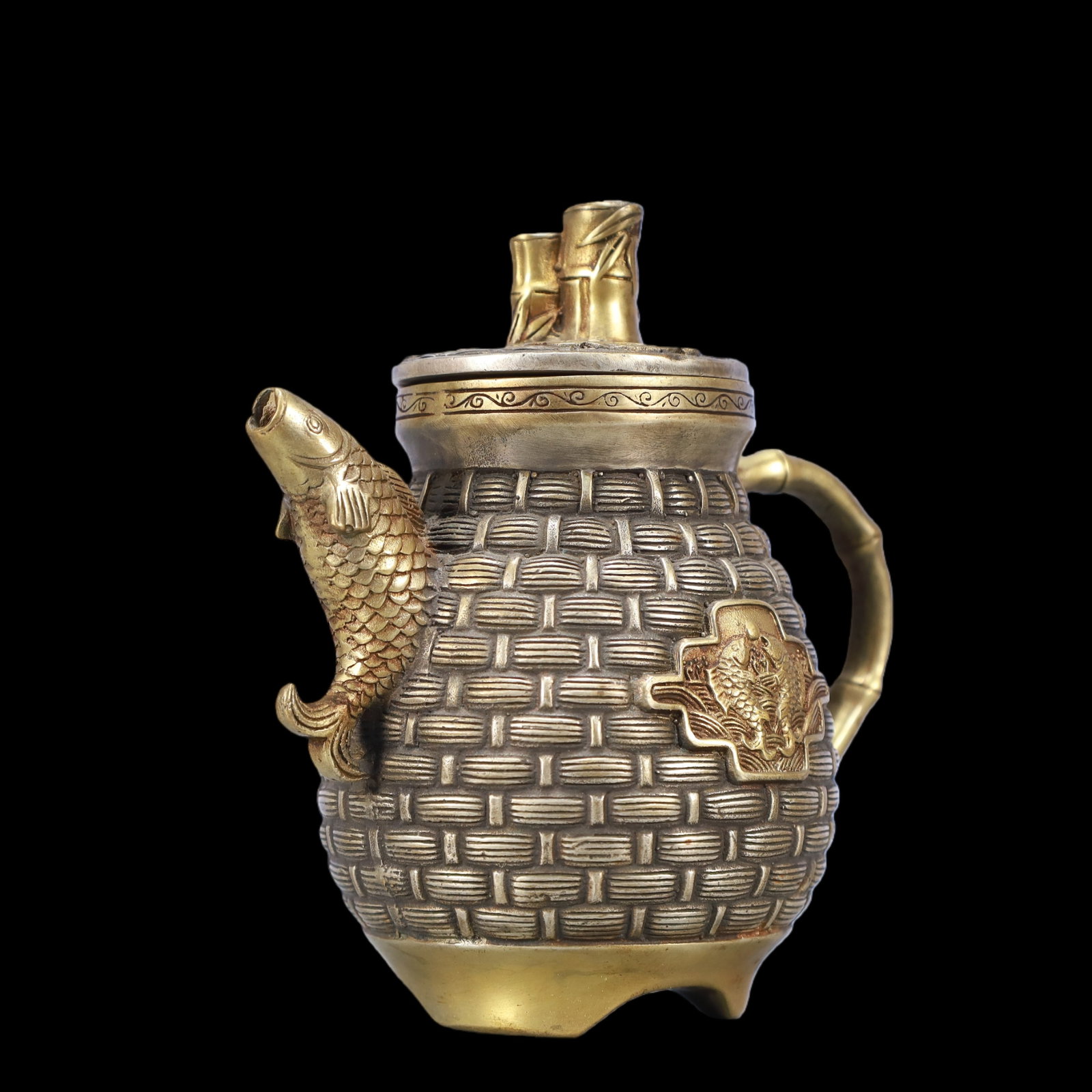 A Exquisite Gilt Silver Seawater Pattern Fish Pattern Ewer - 4