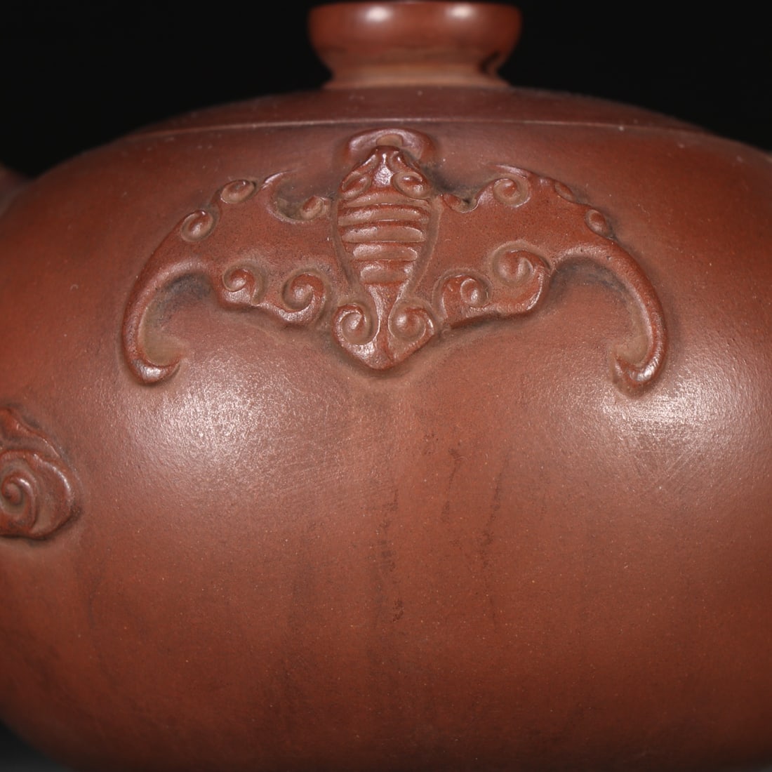 An Exquisite Purple Sands Bats Pattern Teapot - 6