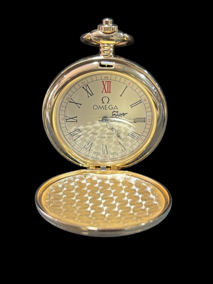 An Exquisite Gilt Bronze Landscape Pattern Pocket watch - 3