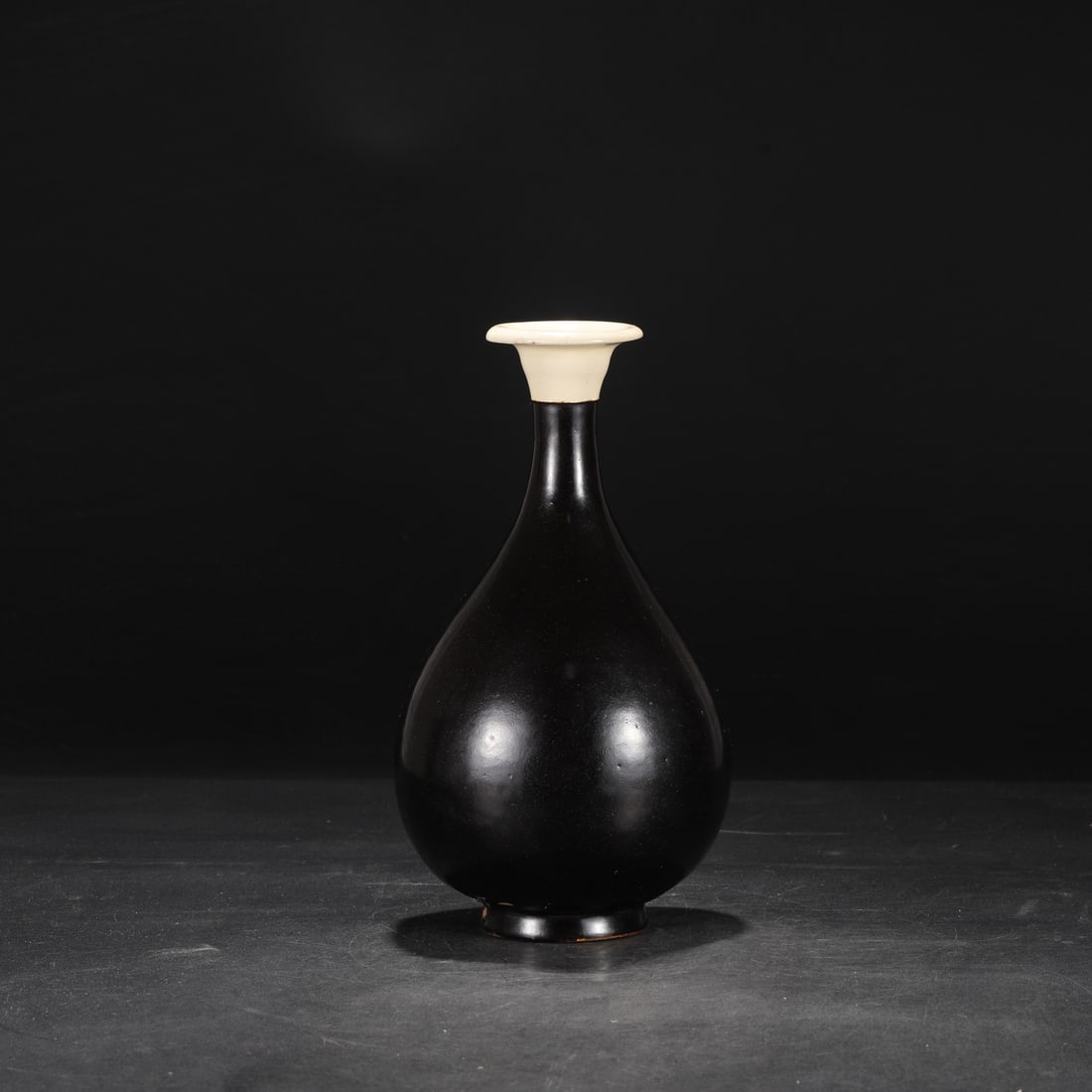 An Exquisite Yaozhou yao Vase - 2