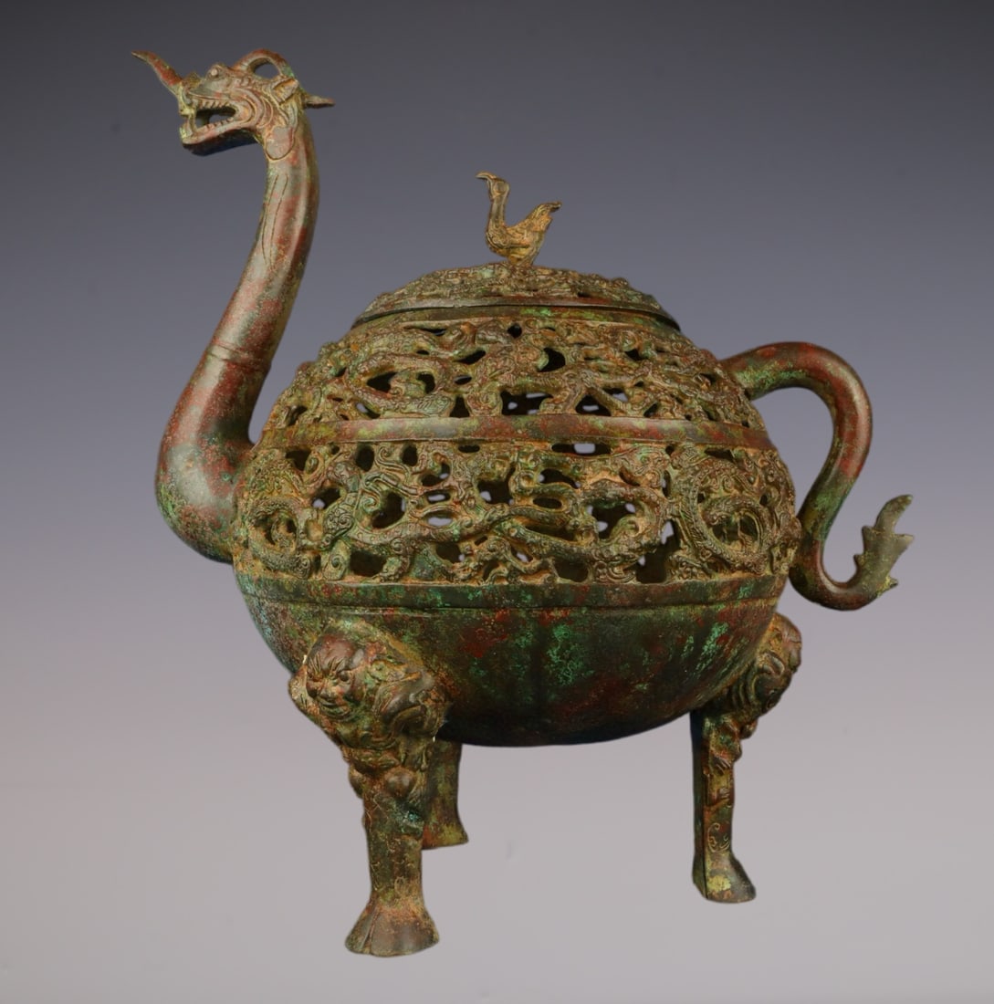 An Exquisite Bronze Auspicious Beast Pattern Tripod Censer: An Exquisite Bronze Auspicious Beast Pattern Tripod Censer Han Dynasty, China Size:39cmx37cm Weight:4600g (The Dimensions Of All Batches Are Manually Measured.If You Need More Detailed Information,