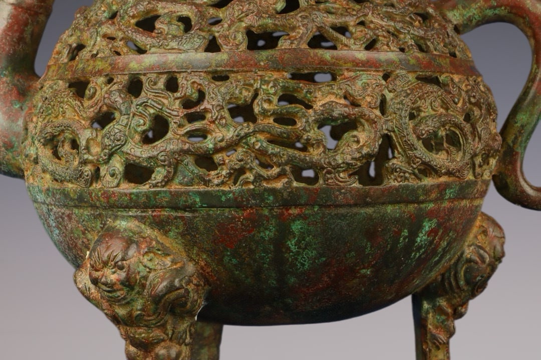 An Exquisite Bronze Auspicious Beast Pattern Tripod Censer - 3