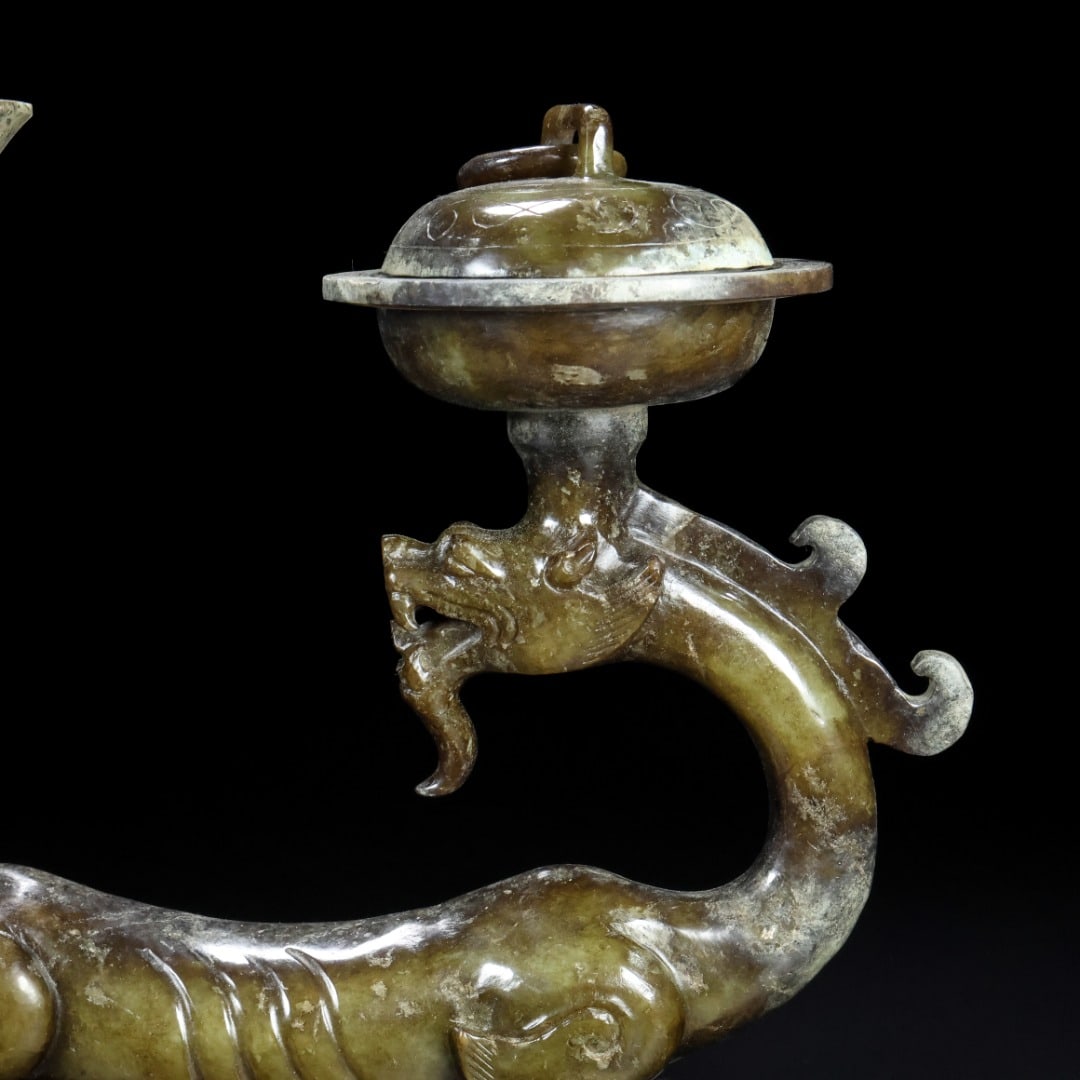 An Exquisite White Jade Dragon-Shaped Candlestick - 4