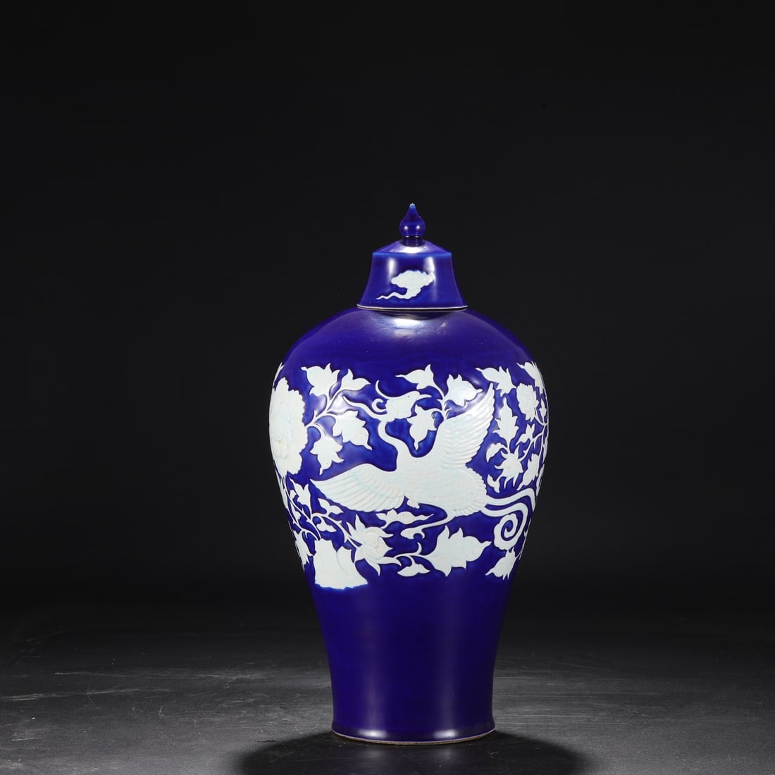 An Exquisite Ji Blue Glazed Lotus Pattern Phoenix Pattern Vase - 2