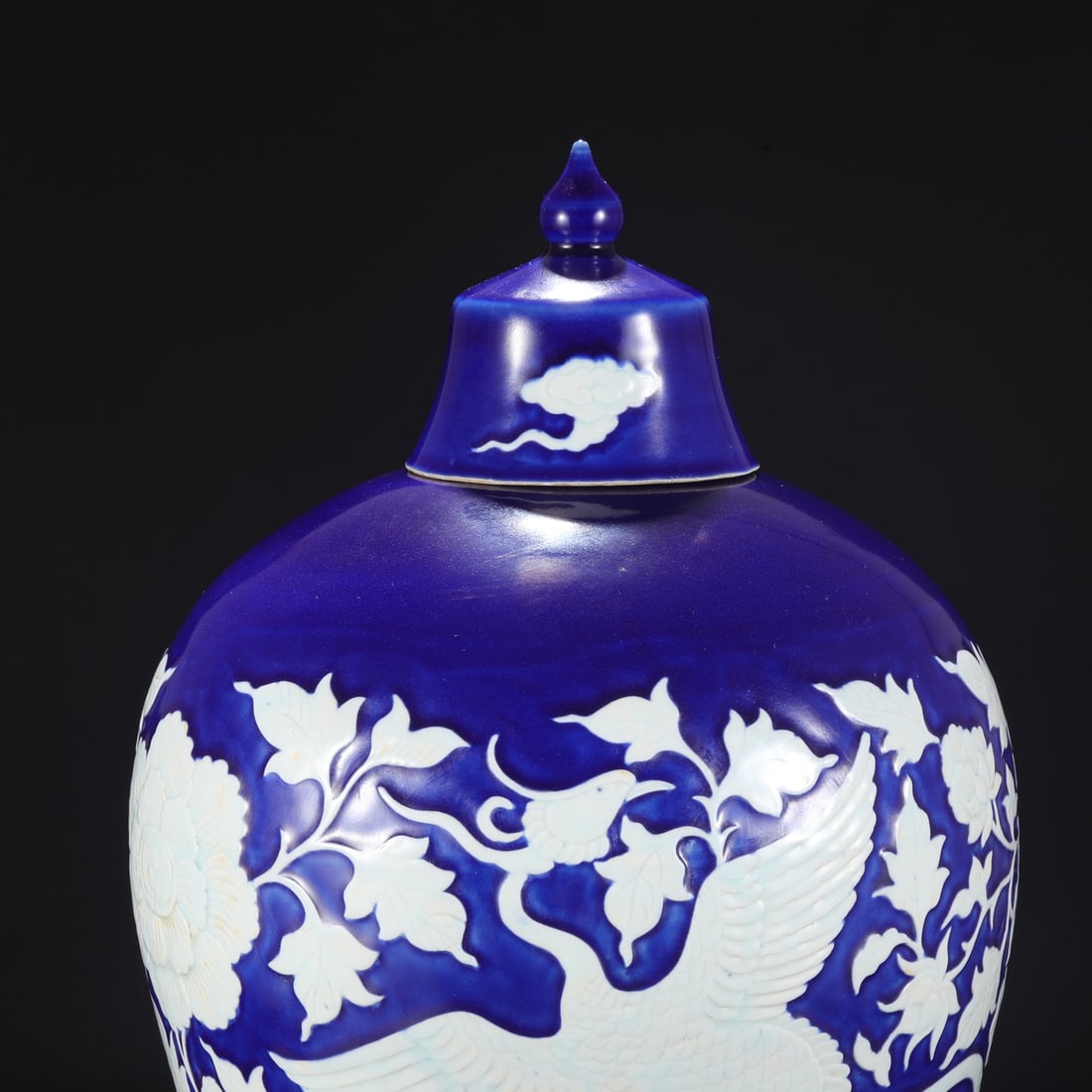 An Exquisite Ji Blue Glazed Lotus Pattern Phoenix Pattern Vase - 3