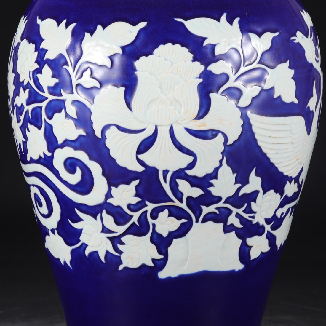 An Exquisite Ji Blue Glazed Lotus Pattern Phoenix Pattern Vase - 6