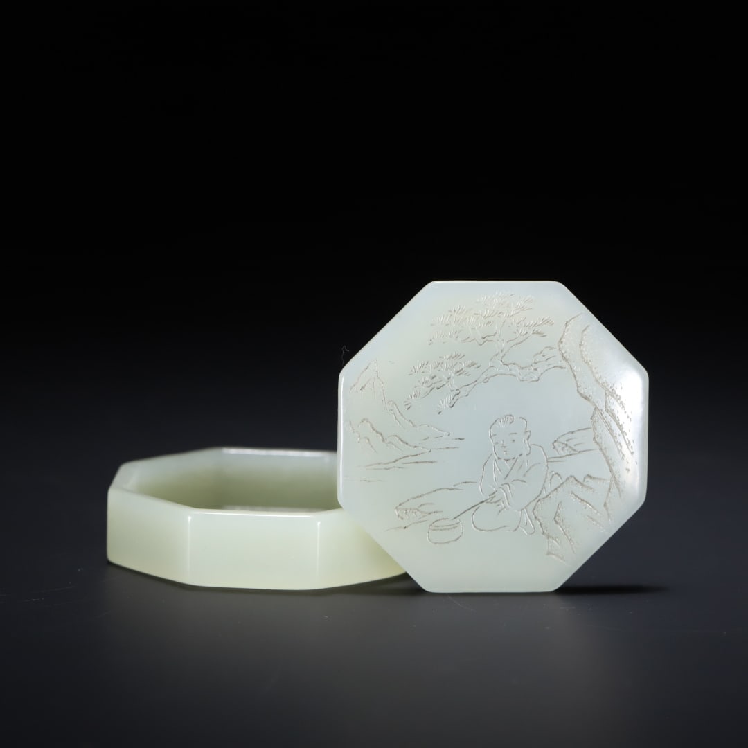 An Exquisite White Jade Character and Story Pattern Box: An Exquisite White Jade Character and Story Pattern Box Qing Dynasty, China Size:4.65cmx1.6cm Weight:41g (The Dimensions Of All Batches Are Manually Measured.If You Need More Detailed Information, Ple