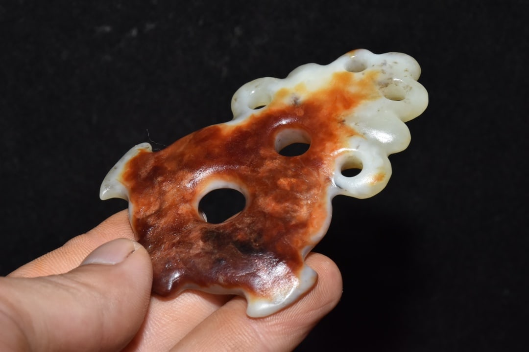 An Exquisite Hemo Jade Pendant - 6