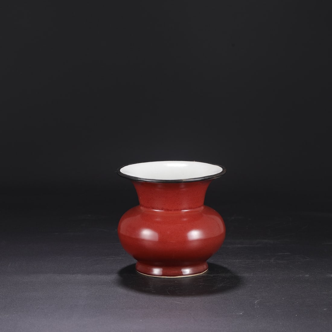 An Exquisite Ruby red-Glazed Vase - 3