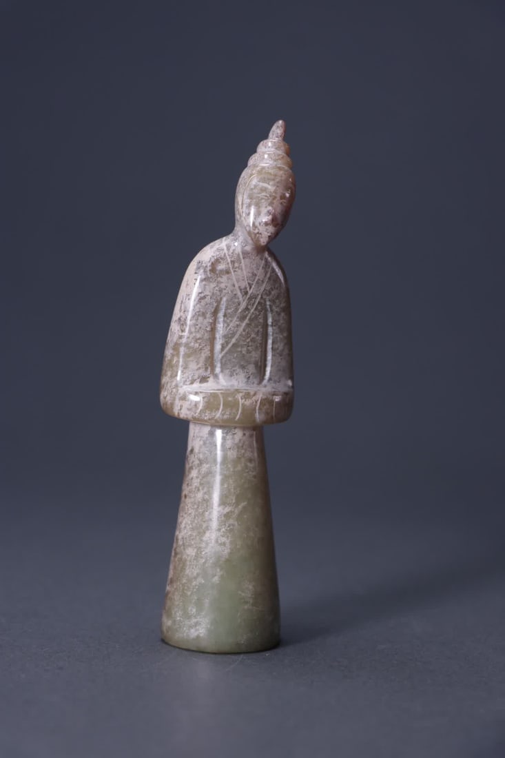 An ancient jade figurine - 4
