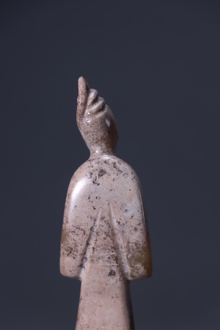 An ancient jade figurine - 8