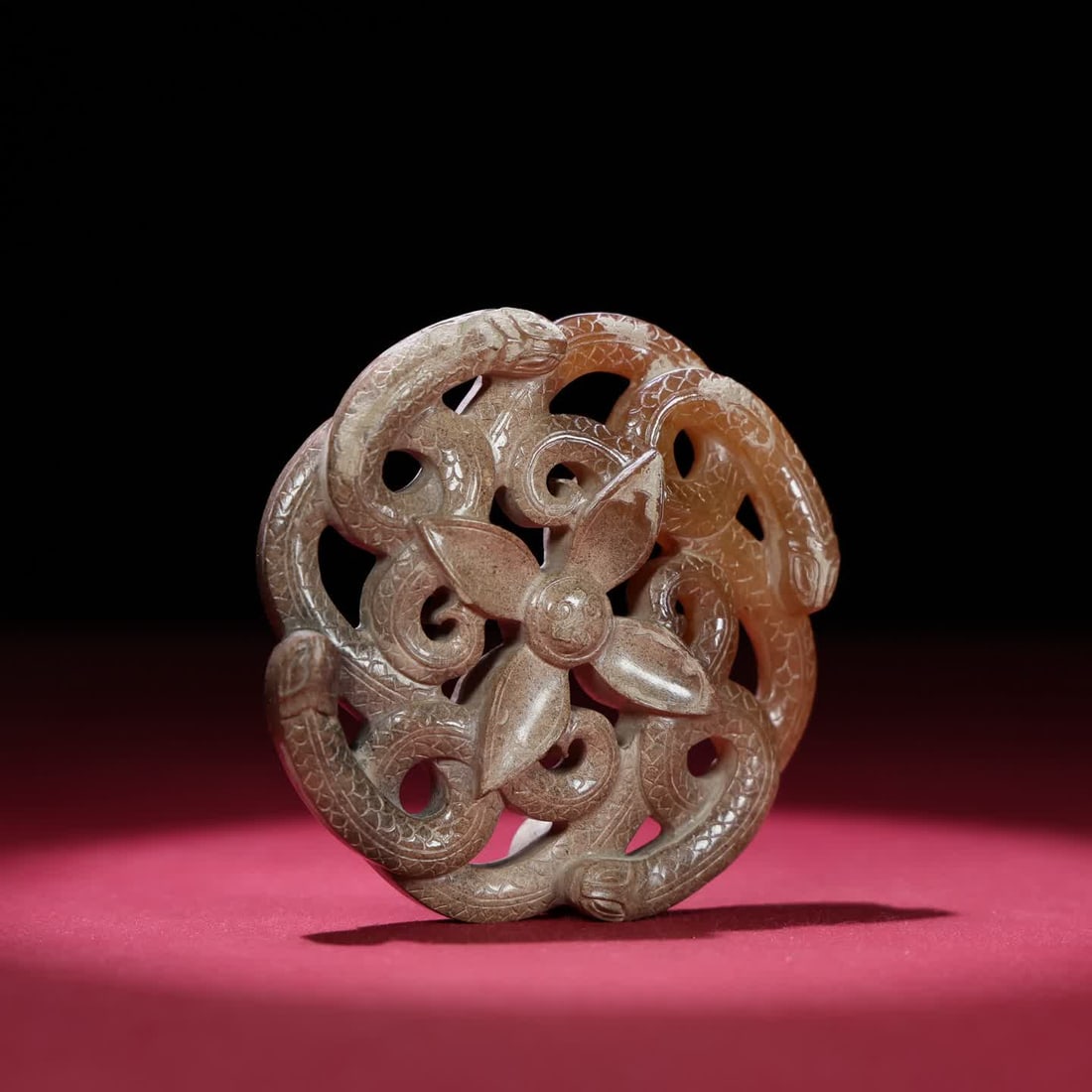 A Han Dynasty jade snake pattern hollow pendant - 2
