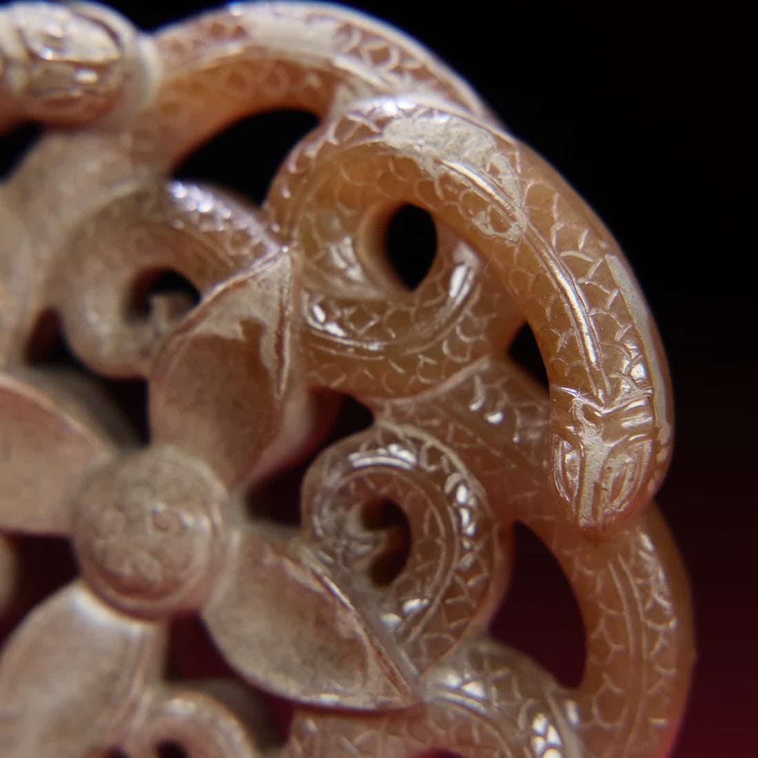 A Han Dynasty jade snake pattern hollow pendant - 5