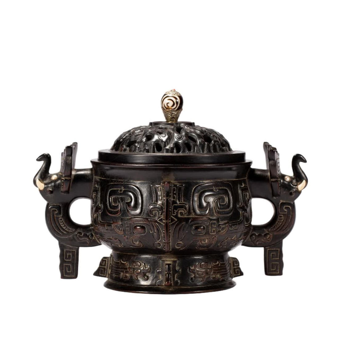 A Qing Dynasty agarwood incense burner ornament: Qing Dynasty agarwood incense burner ornament SIZE: L:22cm W:17cm H:17cm W:980g (The Dimensions Of All Batches Are Manually Measured.If You Need More Detailed Information, Please Contact Our Customer