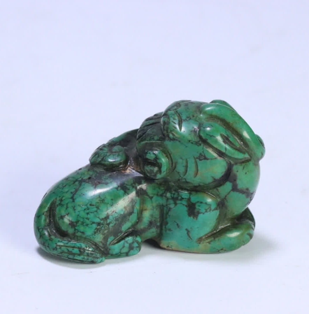 An old turquoise beast handle: The old turquoise beast handle SIZE: 5.05x2.60x3.25cm W:53.8g (The Dimensions Of All Batches Are Manually Measured.If You Need More Detailed Information, Please Contact Our Customer Service Before