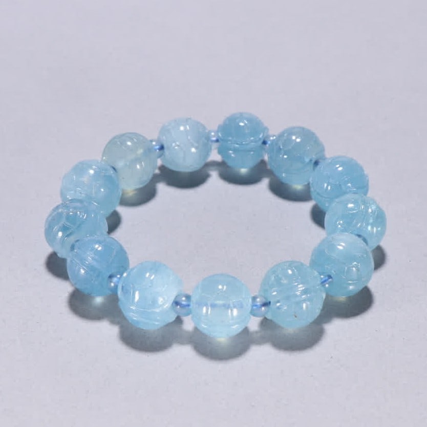 A Qing Dynasty aquamarine bead bracelet: Qing Dynasty aquamarine bead bracelet SIZE: Bead diameter 1.1cm W: 34.2g (The Dimensions Of All Batches Are Manually Measured.If You Need More Detailed Information, Please Contact Our Customer