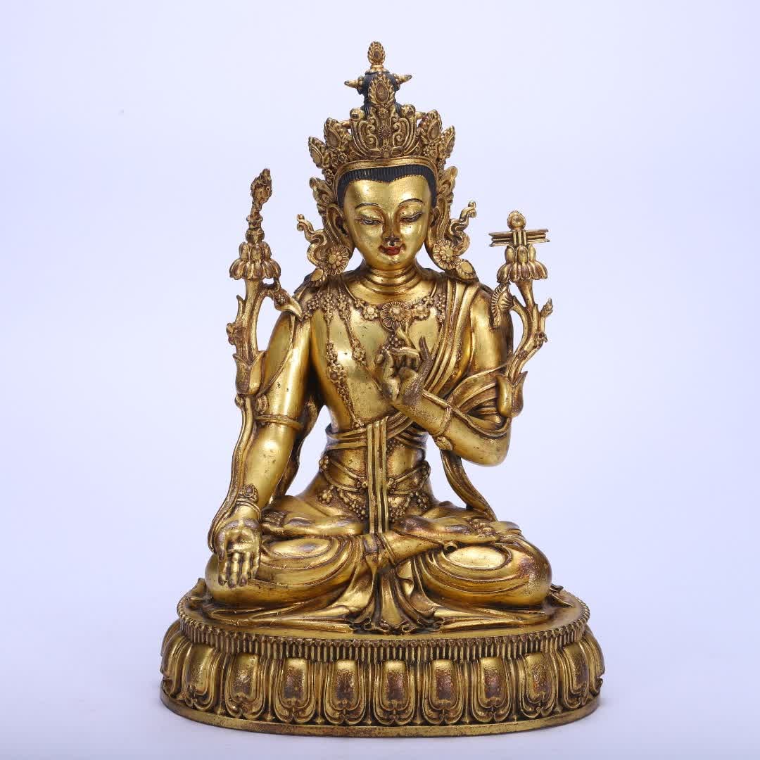 A bronze gilt Buddha statue of the Qing Dynasty (1 of 9)