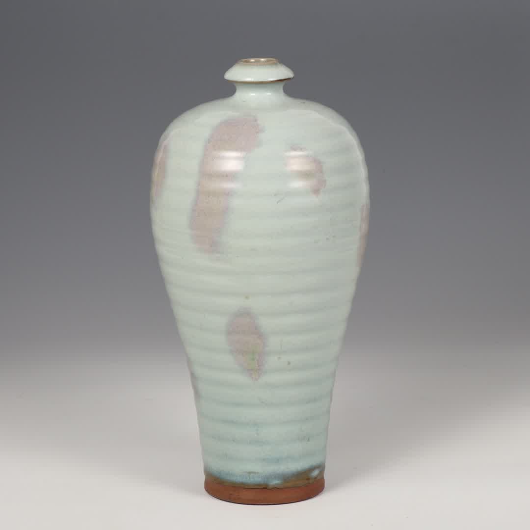 A Song Jun kiln azure glaze purple red spotted string pattern plum bottle: Song Jun kiln sky blue glaze purple red spotted string pattern plum bottle SIZE: H: 30cm Belly diameter 13cm (The Dimensions Of All Batches Are Manually Measured.If You Need More Detailed
