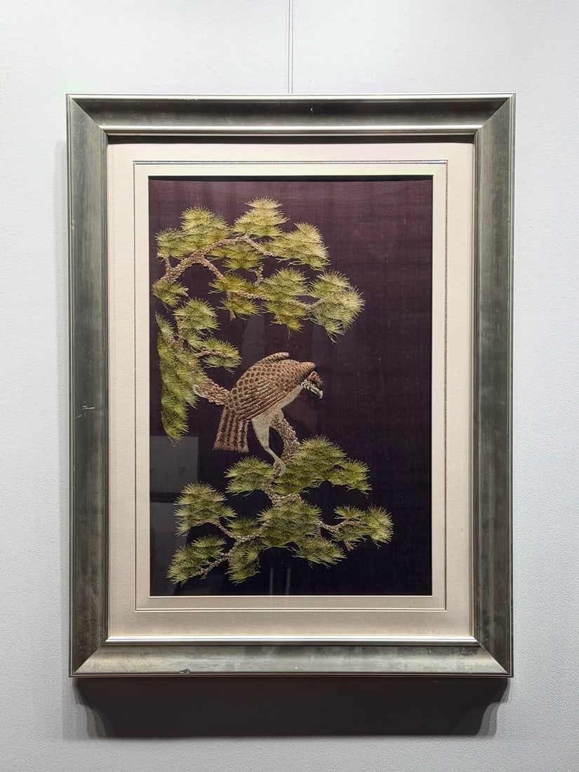 A Republic of China embroidered hero independent: Republic of China embroidery heroes are independent SIZE: 81x61cm (The Dimensions Of All Batches Are Manually Measured.If You Need More Detailed Information, Please Contact Our Customer Service Before