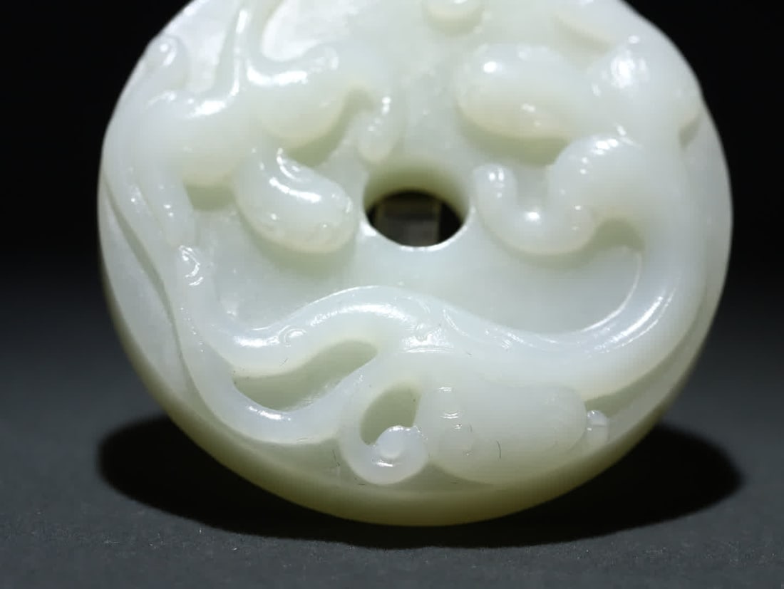 A Qing Dynasty Hetian jade double dragon pattern - 7