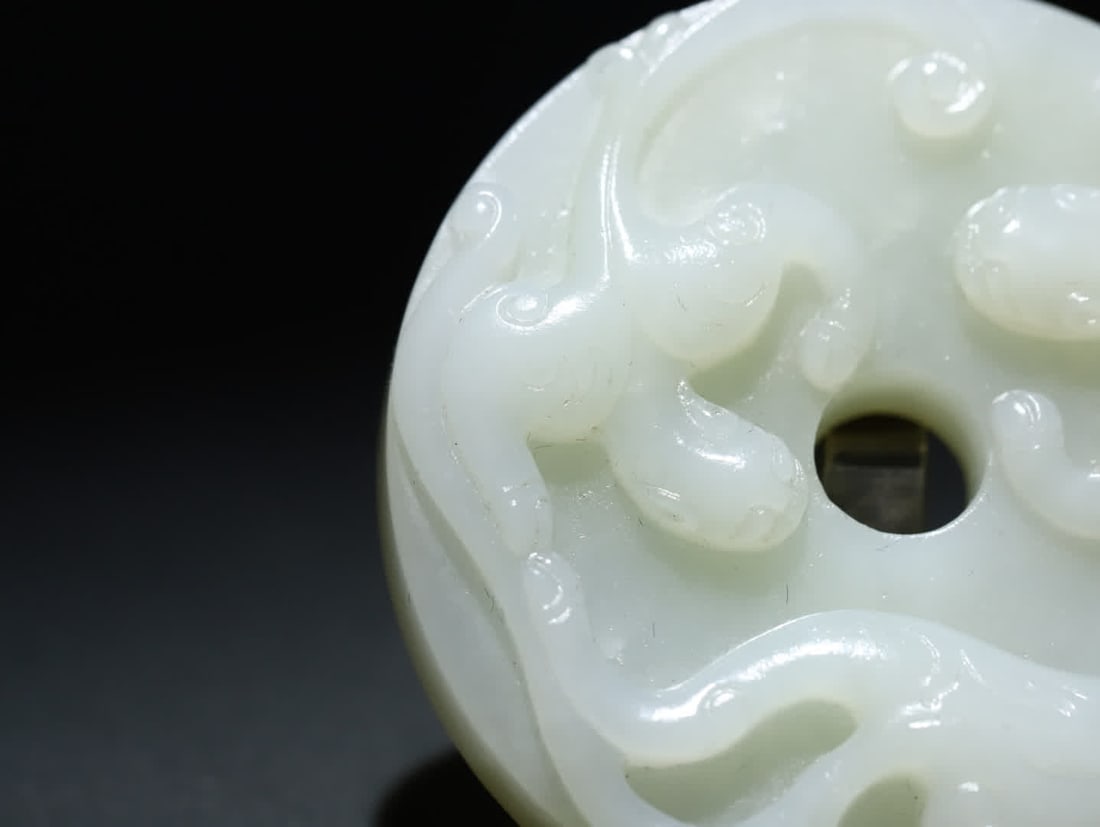 A Qing Dynasty Hetian jade double dragon pattern - 8