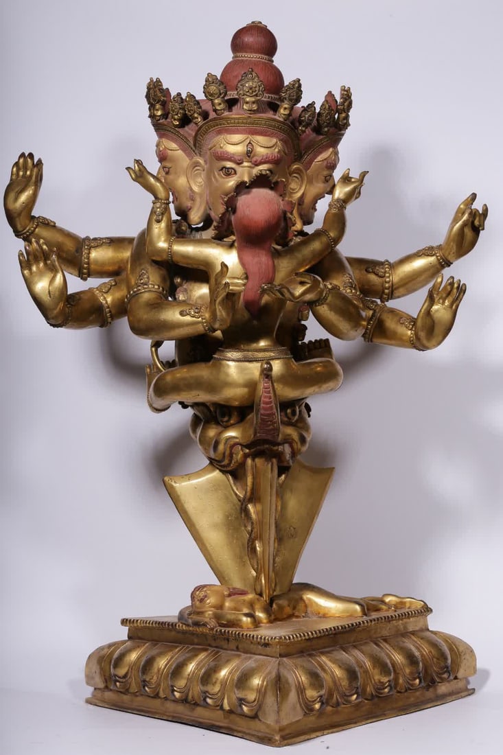 A double-body statue of Qing Dynasty copper-gilt Puba Vajra: Qing Dynasty bronze gilt gold Puba Vajra double statue SIZE: H:71cm L:50cm W:48cm W:26.7kg (The Dimensions Of All Batches Are Manually Measured.If You Need More Detailed Information, Please Contact