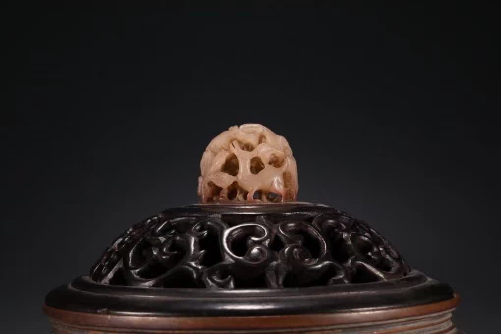 A Qing Dynasty copper tire aroma diffuser - 2