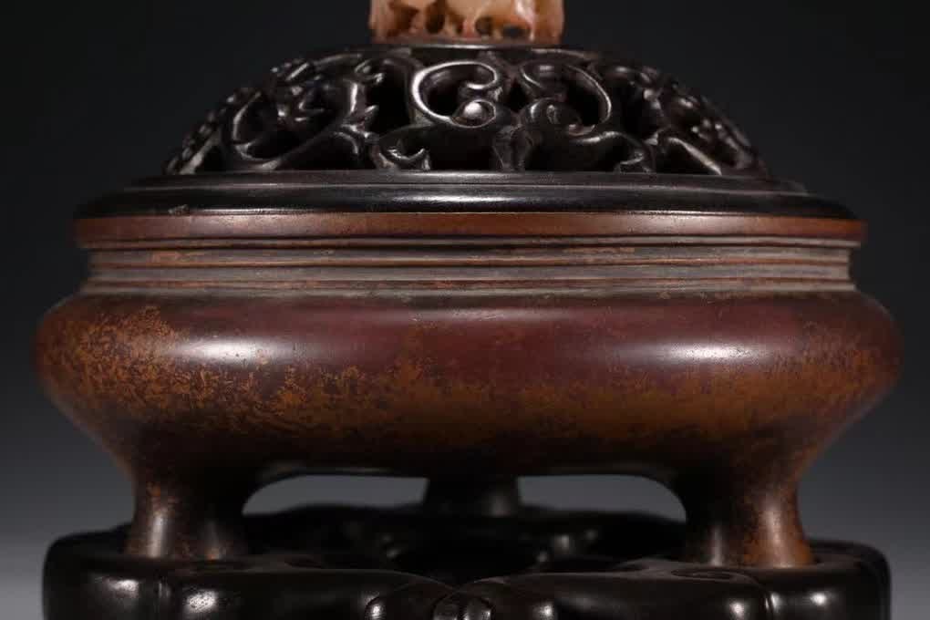 A Qing Dynasty copper tire aroma diffuser - 3