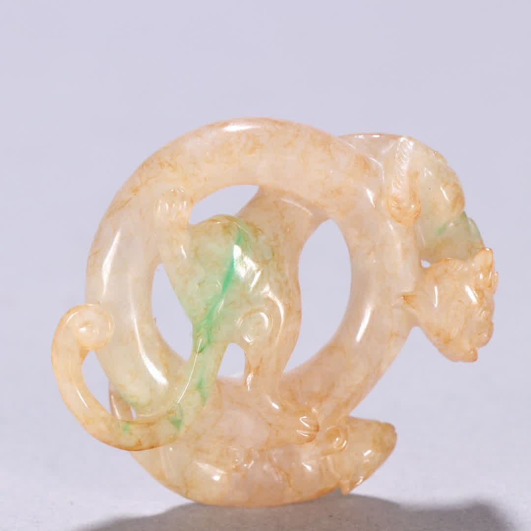 A Qing Dynasty jade dragon pattern carving - 2