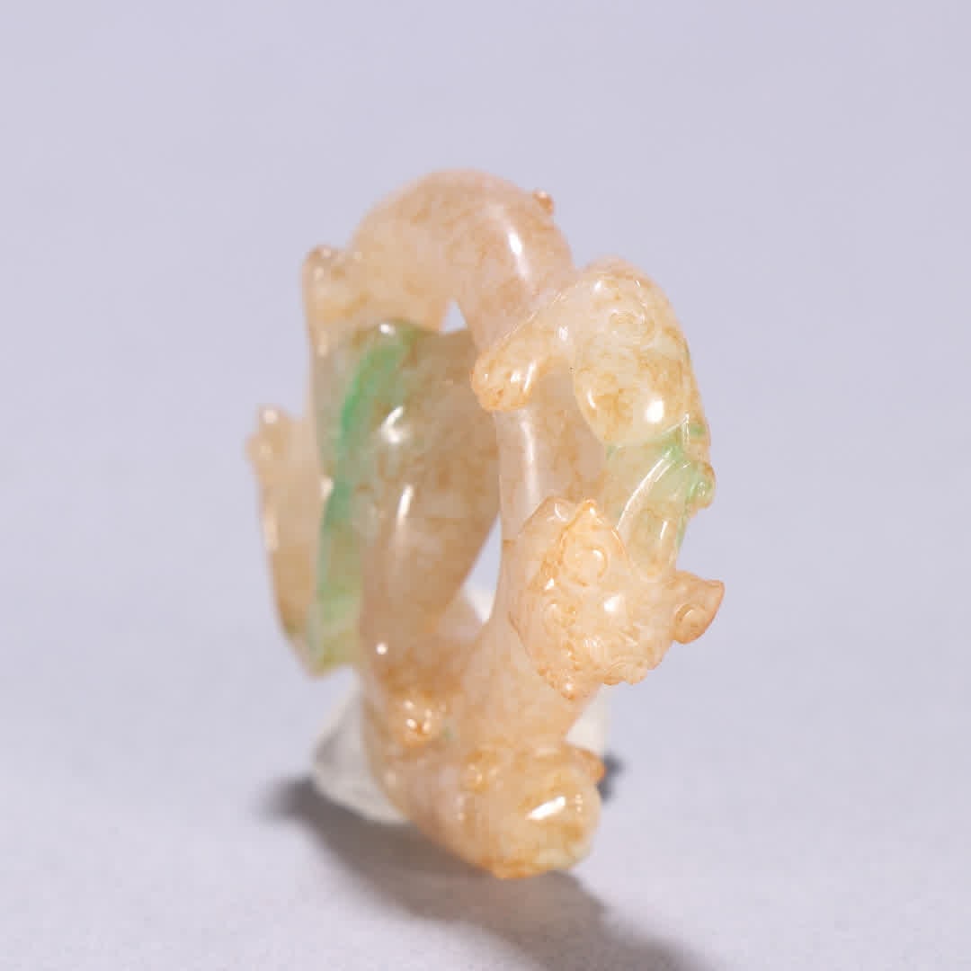 A Qing Dynasty jade dragon pattern carving - 4