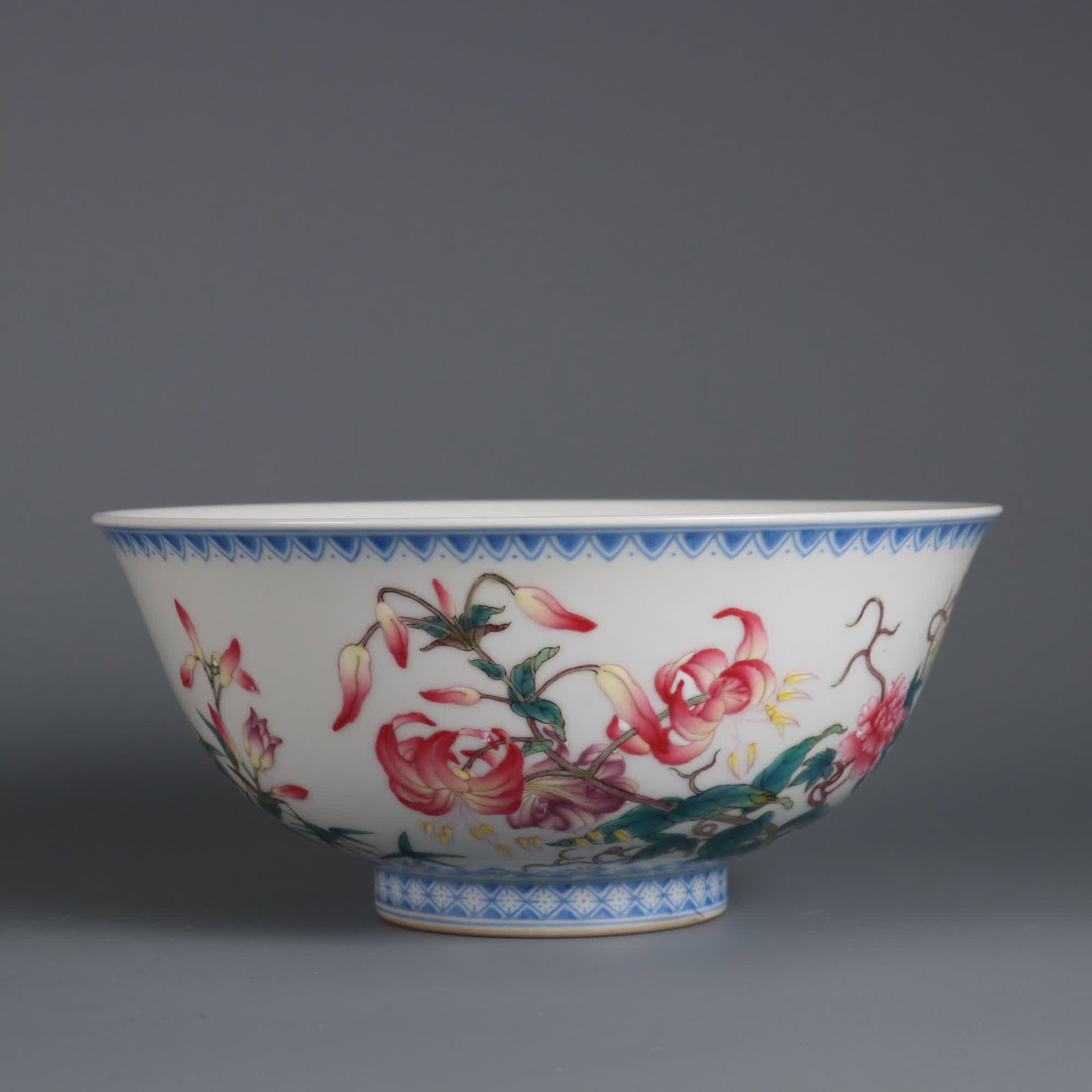 A Qing Dynasty Yongzheng year enamel floral pattern inscription poetry palace bowl (1 of 9)