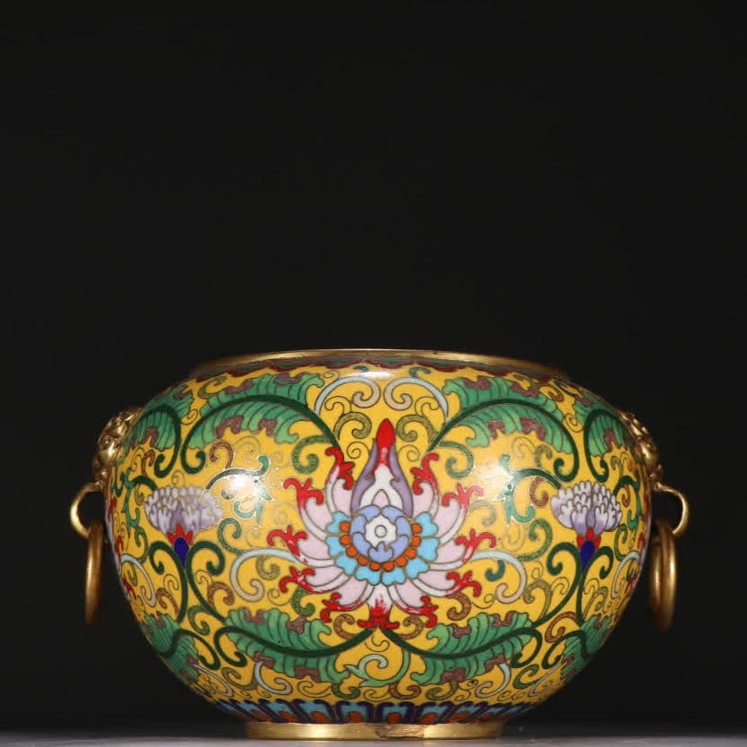 A Qing Dynasty copper gilt entwined lotus pattern double ear ring water bowl: Qing Dynasty copper gilt entwined lotus pattern double ear ring water bowl SIZE: H:9.8cm W:17cm W:1625.2g (The Dimensions Of All Batches Are Manually Measured.If You Need More Detailed Information,