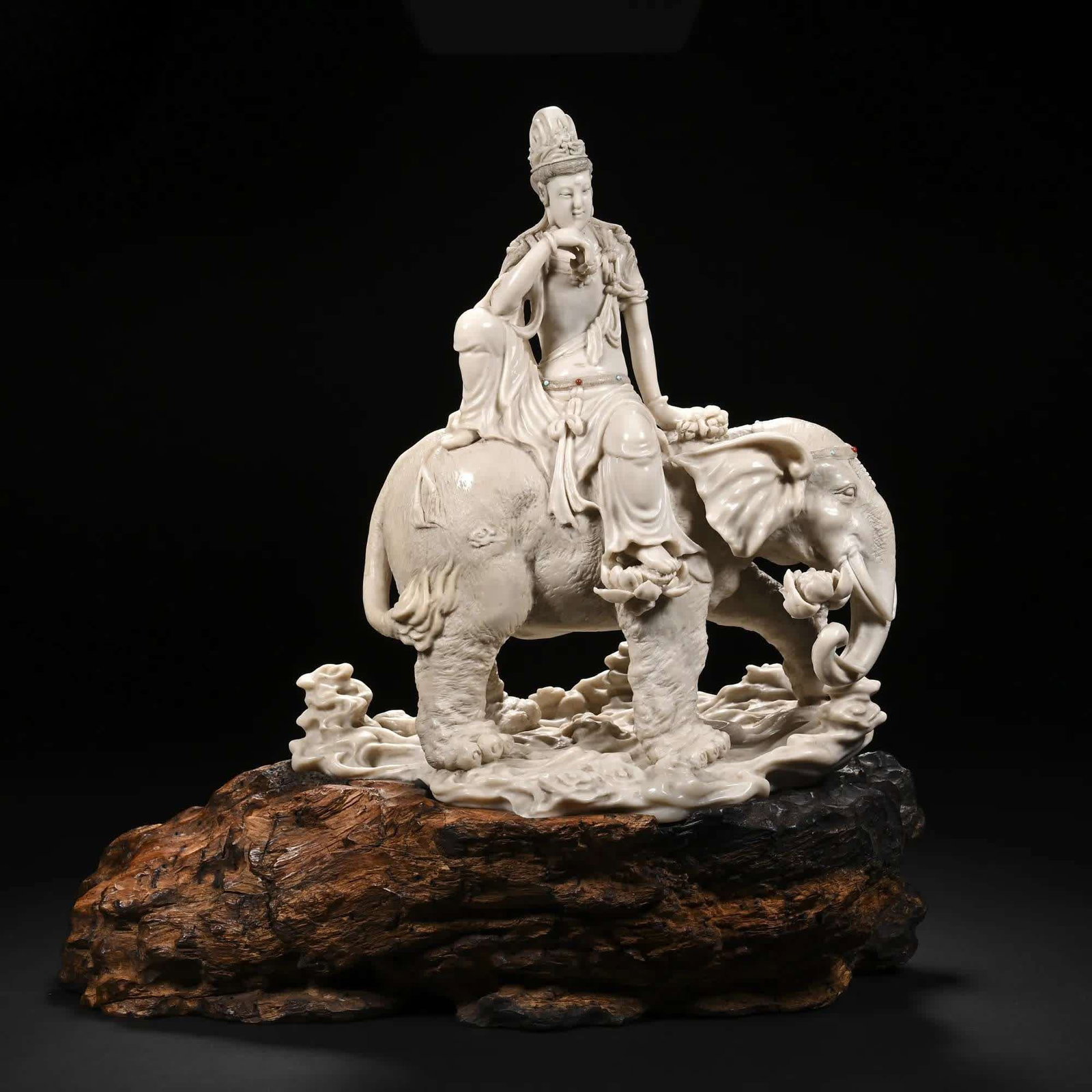 One piece of Shoushan in the Qing Dynasty is the Bodhisattva of Puxian Bodhisattva (1 of 9)