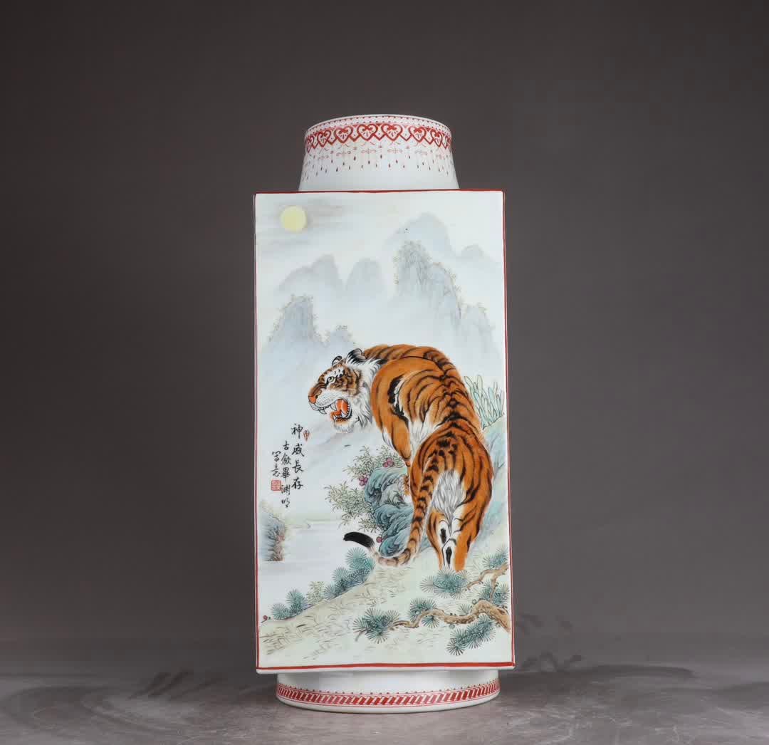 A piece of Zhushan Eight Friends (Bi Yuan Ming Dynasty) pastel megatron mountain and river tiger: Zhushan Eight Friends (Bi Yuan Ming Dynasty) pastel megatron mountain and river tiger square bottle SIZE: H: 50cm Belly diameter 20.6cm (The Dimensions Of All Batches Are Manually Measured.If You