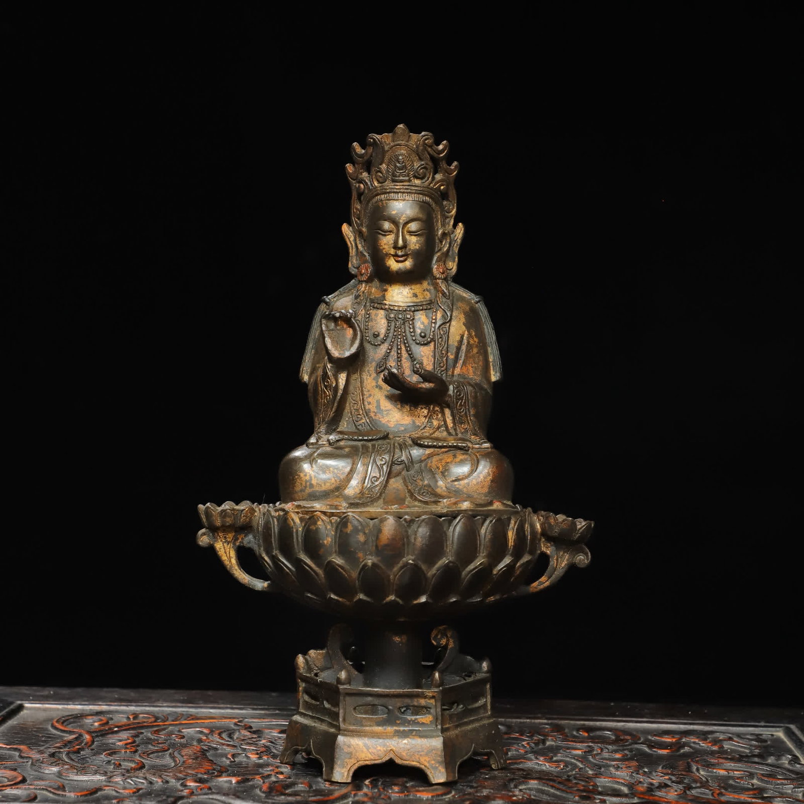 A bronze gold split Guanyin statue in the Qing Dynasty: Qing Dynasty copper rubbing gold split Guanyin statue SIZE: H:24cm W:14cm T:10cm W:0.92kg (The Dimensions Of All Batches Are Manually Measured.If You Need More Detailed Information, Please Contact