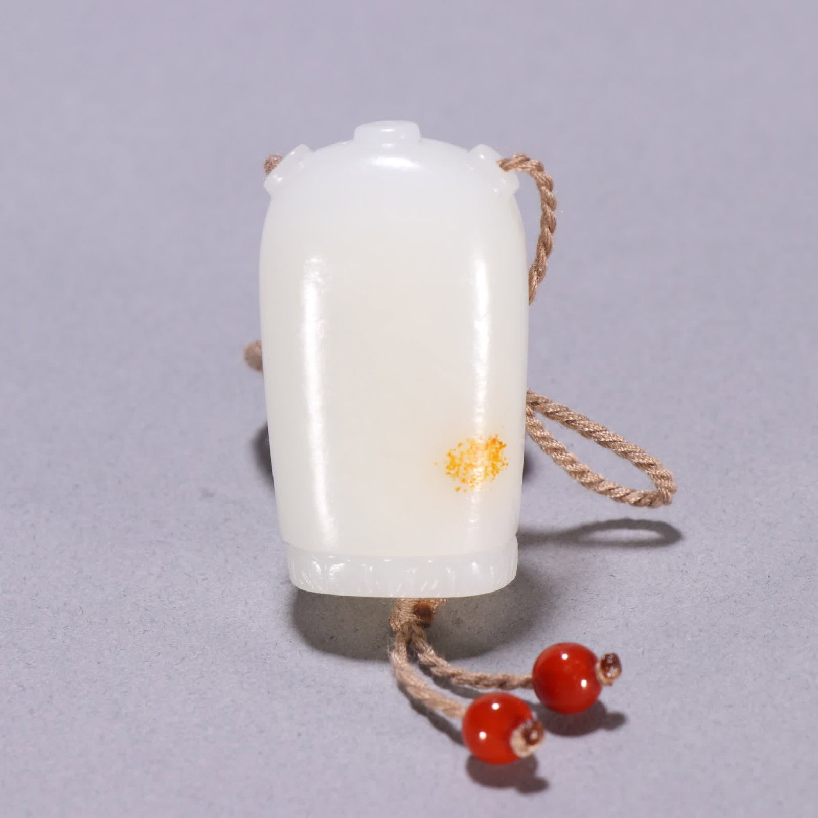 A piece of Qing Dynasty Hetian jade seed material has a Buddha in its heart (1 of 9)