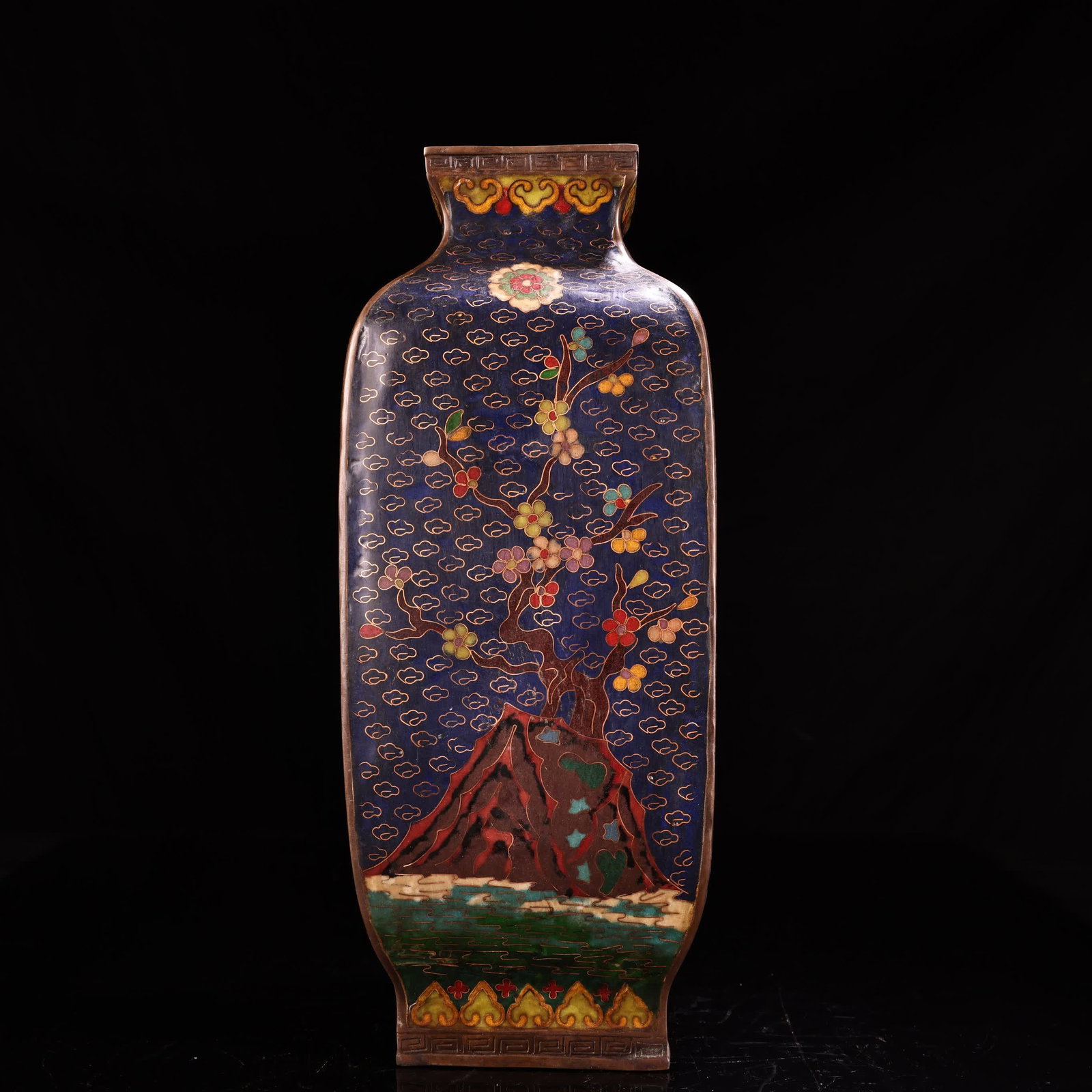 A Qing Dynasty high-relief engraving cloisonné cloisonné enamel color square plum orchid bamboo (1 of 9)