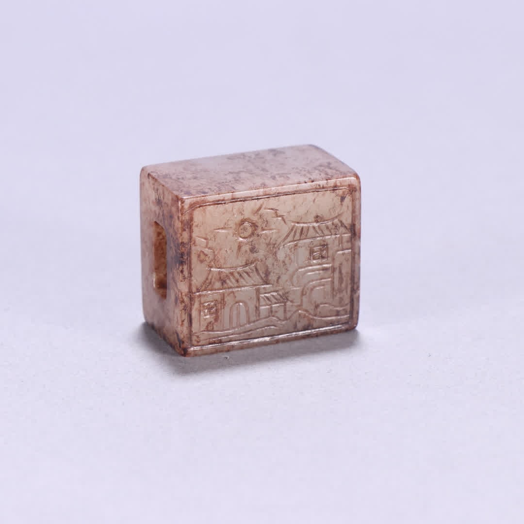 A Qing Dynasty Hetian jade wearing seal: Qing Dynasty Hetian jade wearing seal SIZE: W:2.8x2.4cm W:32.8g (The Dimensions Of All Batches Are Manually Measured.If You Need More Detailed Information, Please Contact Our Customer Service Before B