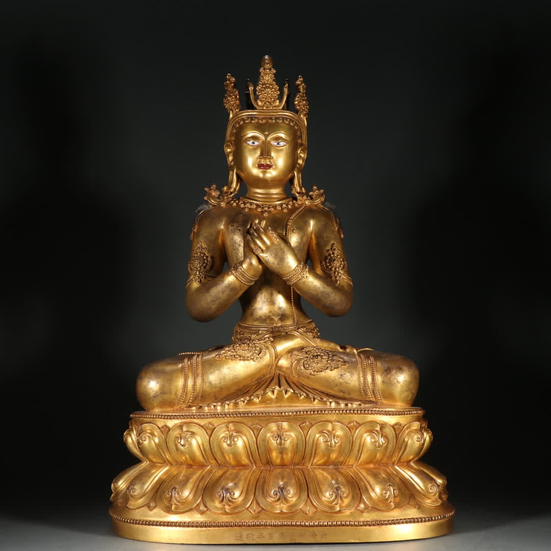 A statue of the Qing Dynasty bronze gilt Da Ri Tathagata: Qing Dynasty bronze gilt statue of the Great Sun Tathagata SIZE: H:55cm W:34cm W:17.2kg (The Dimensions Of All Batches Are Manually Measured.If You Need More Detailed Information, Please Contact Our