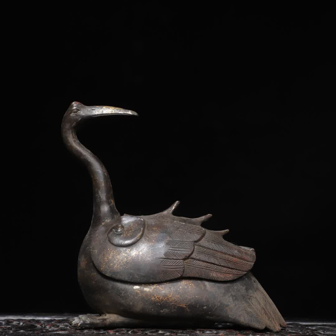 A Qing Dynasty copper rubbing cormorant crane incense burner: Qing Dynasty copper rubbing cormorant crane incense burner SIZE: H:19cm W:18cm T:8cm W:1.01kg (The Dimensions Of All Batches Are Manually Measured.If You Need More Detailed Information, Please Contact