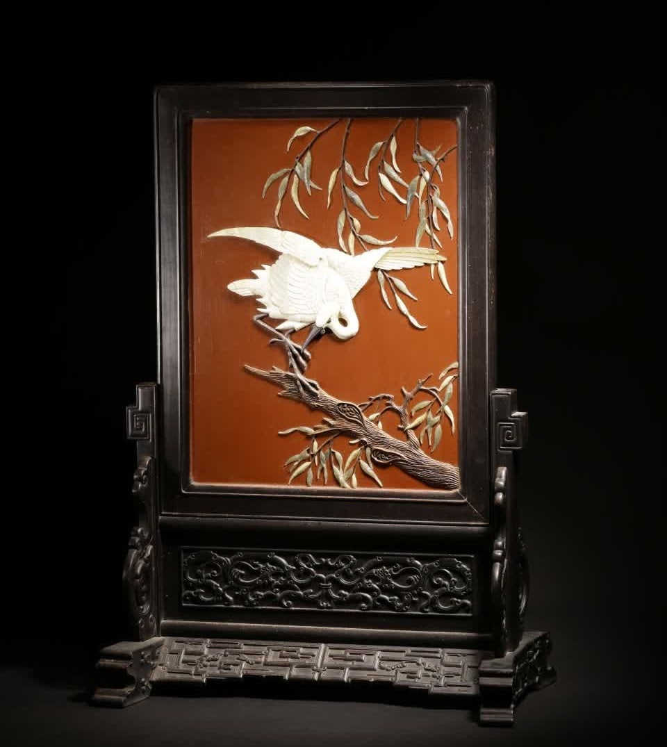 A piece of Republic of China wooden table lacquerware inlaid with Shoushan stone crane with sour: Republic of China Wooden table lacquerware inlaid with Shoushan stone crane with sour branch carved dragon pattern base study large insert screen SIZE: H:68cm W:47.3cm T:23.3cm W:4.35kg (The Dimension