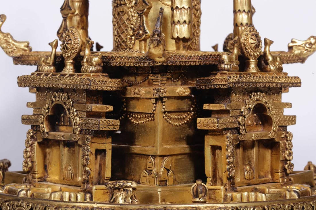 A Qing Dynasty copper gilt mandala - 5