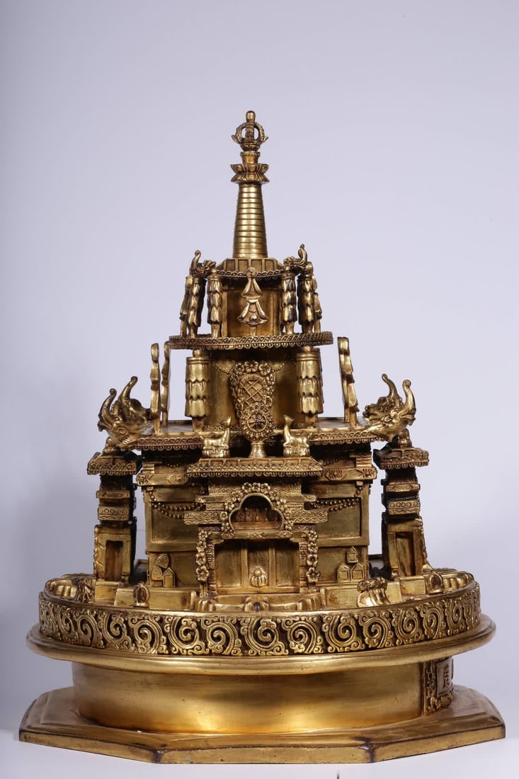 A Qing Dynasty copper gilt mandala - 6