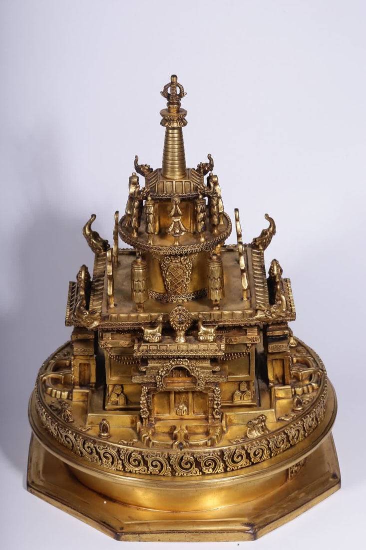 A Qing Dynasty copper gilt mandala - 7