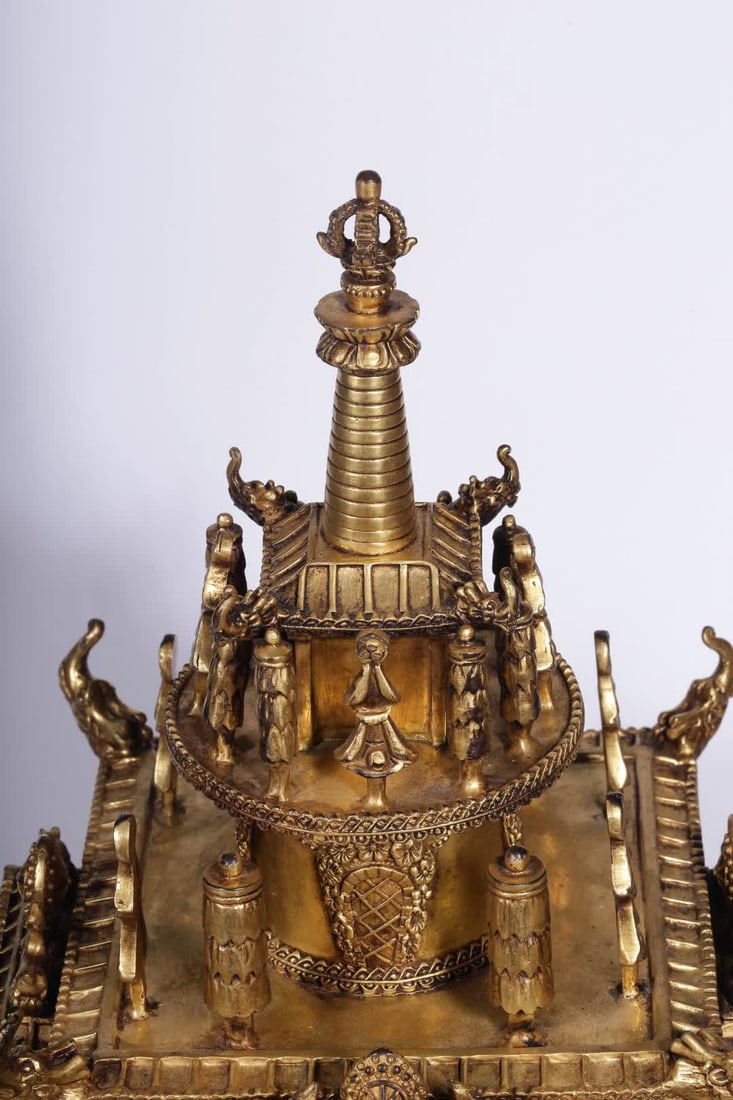 A Qing Dynasty copper gilt mandala - 8