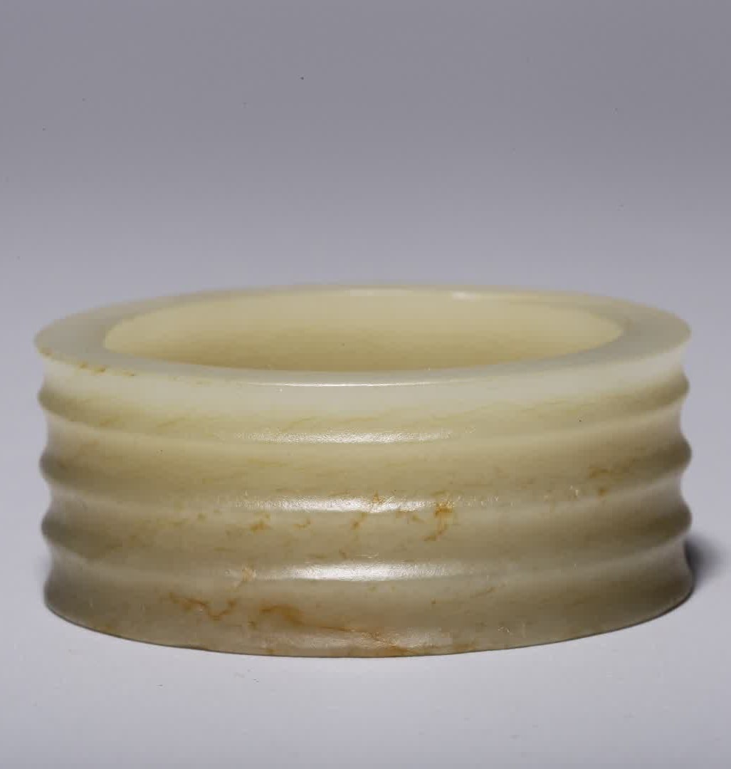 A piece of Han Dynasty Hetian white jade string pattern jade chong (1 of 6)