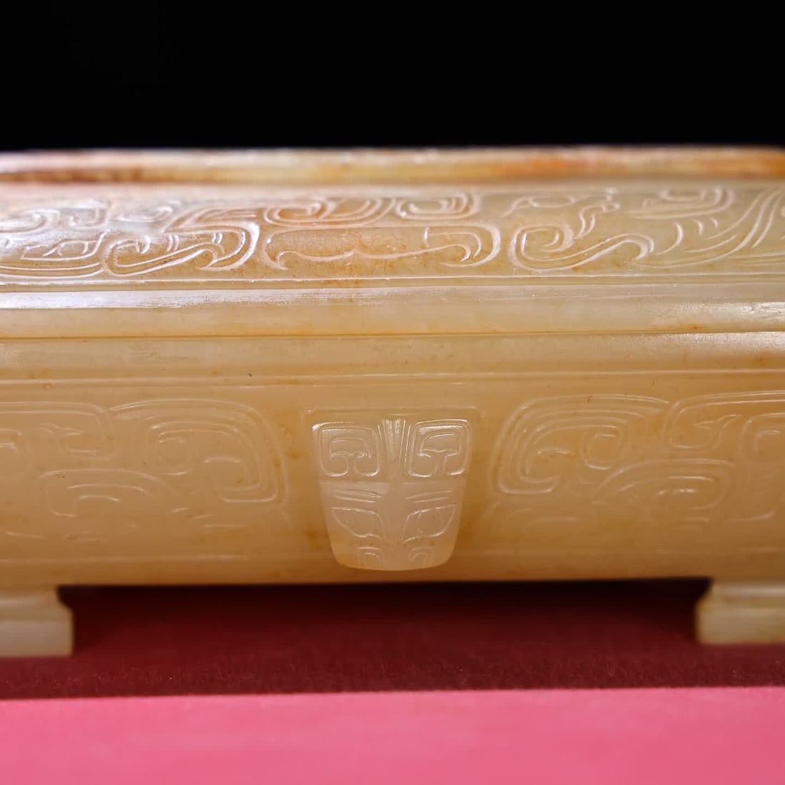A Han Dynasty white jade square box - 4