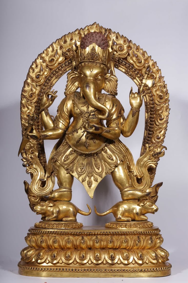 A Ming Dynasty bronze gilt elephant trunk statue of the God of Wealth: Ming Dynasty bronze gilt elephant trunk statue of the God of Wealth SIZE: H:64cm L:37cm W:23cm W:24.3kg (The Dimensions Of All Batches Are Manually Measured.If You Need More Detailed Information,