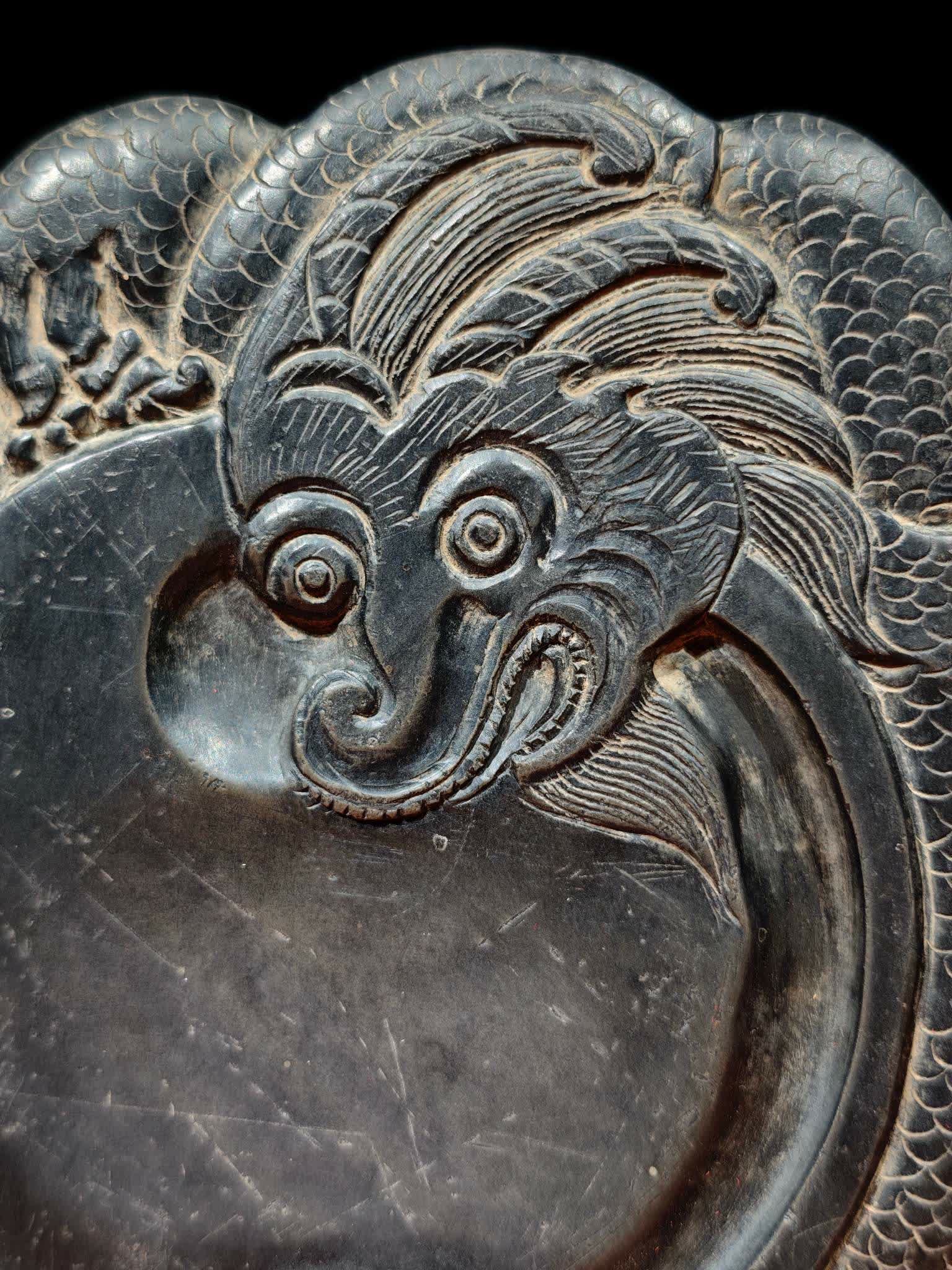 A dragon pattern end inkstone signed by Dong Gao - 2